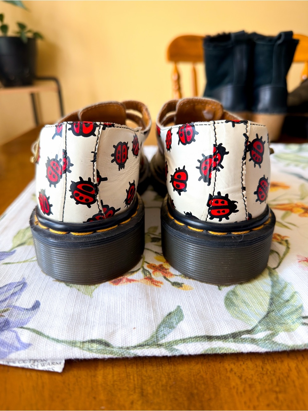 Dr. Martens 8065 Ladybug Print Mary Jane England UK 5 GUC - Picture 10 of 11